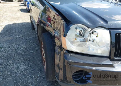 2007 Jeep Grand Cherokee Laredo z USA, uszkodzony, nr VIN 1J8GR48K67C519962